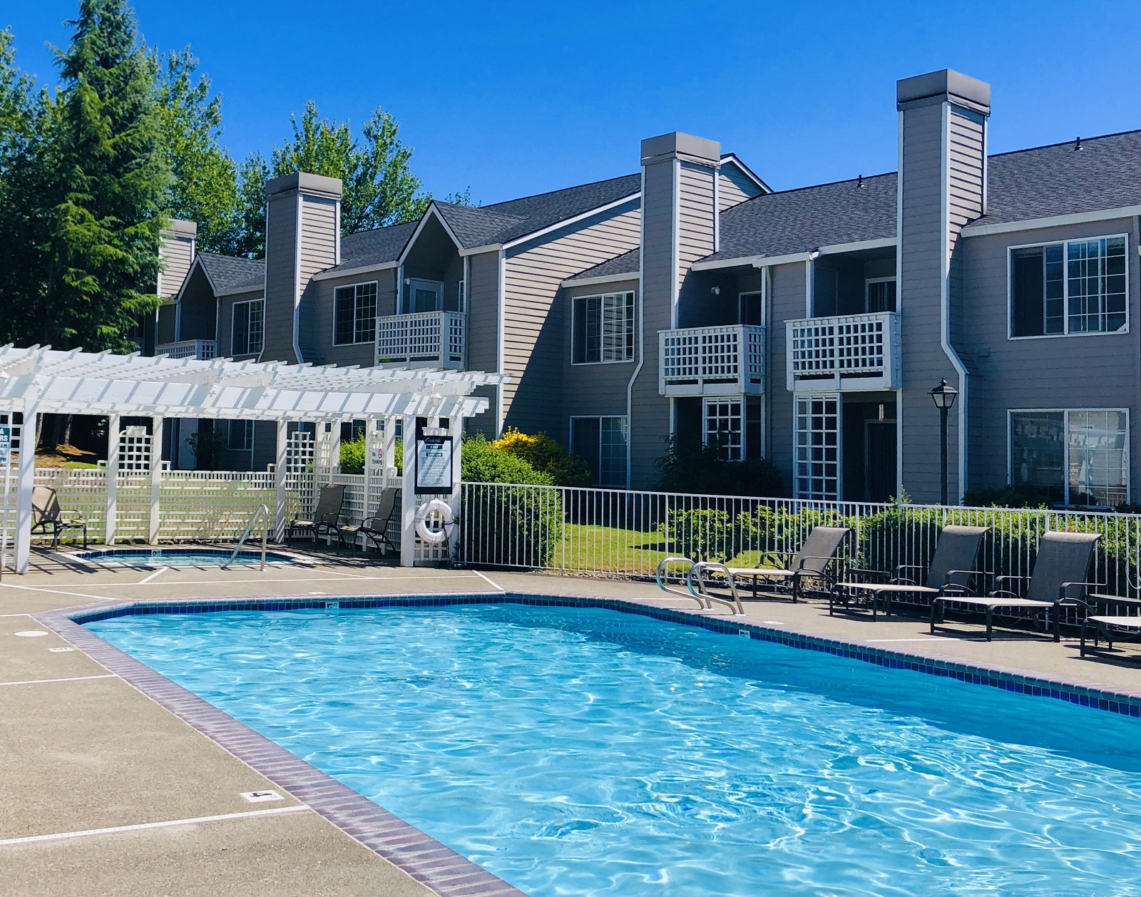 Creekside At Tanasbourne Apartments